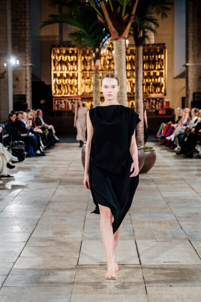 Paradiso Assymetrical Black