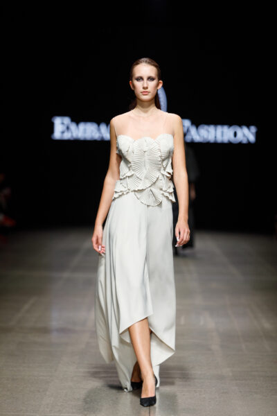 Flux Assymetrical Ivory